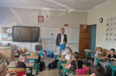 Więcej o: Relacja ze spotkania z aktorem Dariuszem Niebudkiem z uczniami klas 1-3